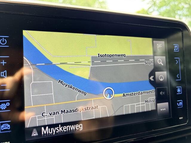 Toyota C-HR 1.8 Hybrid Style Navi Full Map/Keyless Entry/In Hoogte Verw. voorstoelen/Parkeersens. V+A./Dodehoek Detect./Cruise Contr. Adapt./Verw. elektr. inklapb. buitenspiegels/Audio Install. Premium/Mistlampe Voor