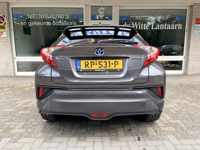 Toyota C-HR 1.8 Hybrid Style Navi Full Map/Keyless Entry/In Hoogte Verw. voorstoelen/Parkeersens. V+A./Dodehoek Detect./Cruise Contr. Adapt./Verw. elektr. inklapb. buitenspiegels/Audio Install. Premium/Mistlampe Voor