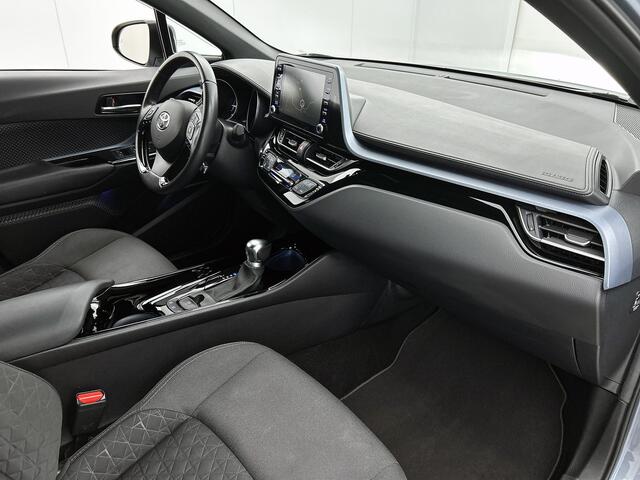 Toyota C-HR 2.0 Hybrid Style Bi-Tone | Dodehoek detectie | Parkeersensoren voor+achter | FULL LED Verlichting | Navigatie | Apple CarPlay/Android auto | Stoelverwarming | Climate control |