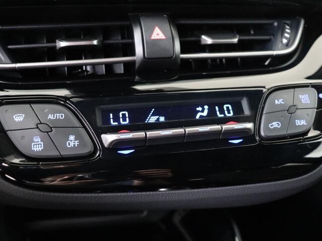 Toyota C-HR 2.0 Hybrid Style Bi-Tone | BTW voertuig | Dealer onderhouden | NL auto | Dodehoek detectie | Stoelverwarming | parkeersensoren voor+achter | Navigatie | Apple CarPlay/Android auto | Cruise Control Adaptive |