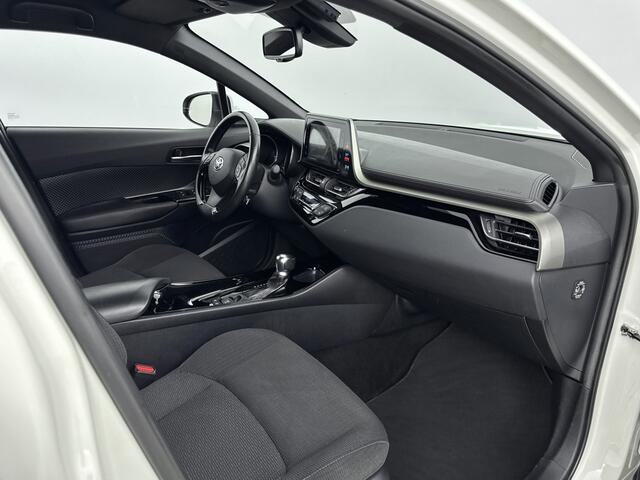 Toyota C-HR 1.8 Hybrid Style | dodehoek detectie | Stoel+stuurverwarming | Parkeersensoren voor+achter met assistent | Navigatie | Full LED | DAB | Cruise Control Adaptive |