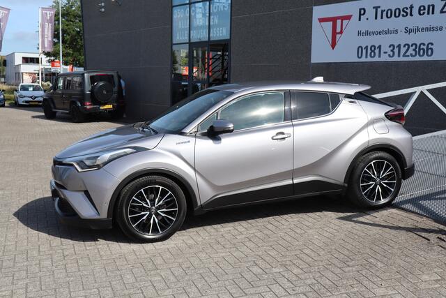 Toyota C-HR 1.8 Hybrid Dynamic Stoelverwarming/Achteruitrijcamera/Dodehoek assistent/Navigatie/DAB/Bluetooth/Climate control/18 inch Licht metaal