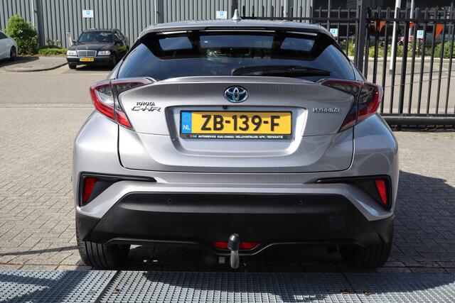 Toyota C-HR 1.8 Hybrid Dynamic Stoelverwarming/Achteruitrijcamera/Dodehoek assistent/Navigatie/DAB/Bluetooth/Climate control/18 inch Licht metaal