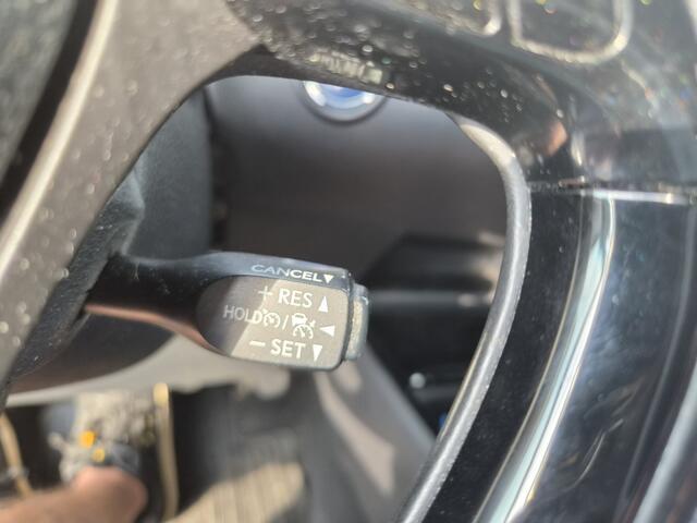 Toyota C-HR 1.8 Hybrid Bi-Tone clima Camera leer