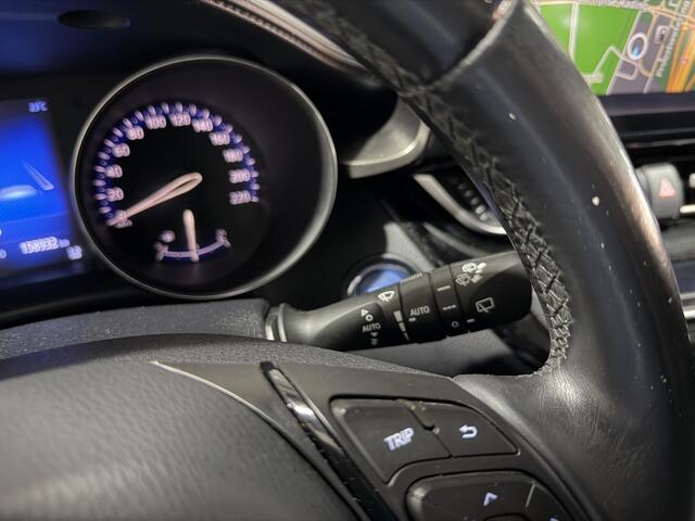 Toyota C-HR 1.8 Hybrid Dynamic | Trekhaak met afneembare kogel | Navigatie systeem | Lichtmetalen velgen |