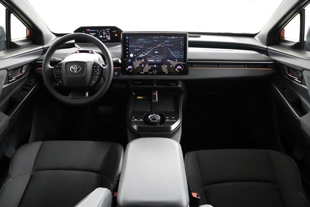 Toyota C-HR First Edition 77 kWh | Stoel/Stuurverwarming | Apple Carplay/Android Auto | Parkeersensoren | Draadloze Telefoonladers |