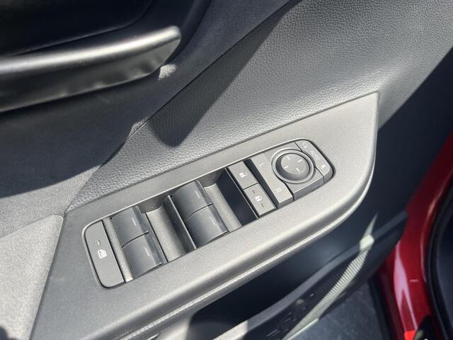 Toyota C-HR 2.0 Plug-in Hybrid 220 Executive | Executive Plus Pack |