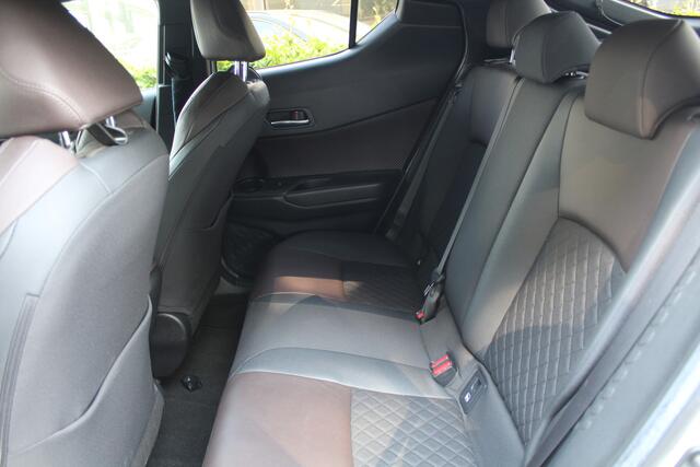 Toyota C-HR 1.8 Hybrid Executive | Rijklaar | Parelmoer | Stoelverw. | Navi | PDC | Camera | Bluetooth | Clima | Adap.Cruise