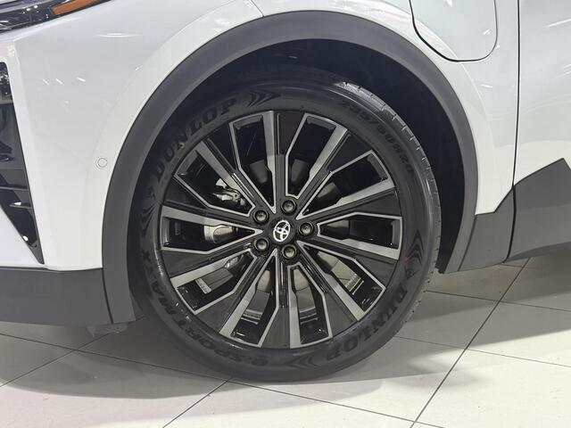 Toyota C-HR Executive AWD 77 kWh | DIRECT LEVERBAAR | ¤2.500 INRUILPREMIE | 1.500KG TREKGEWICHT