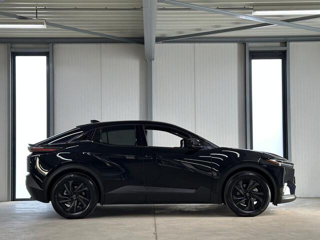 Toyota C-HR First Edition 77 kWh | Navi | Acc | Camera | el. achterklep |
