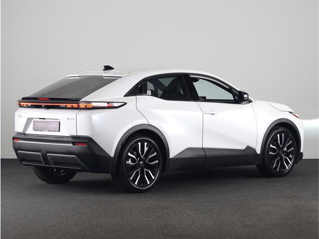 Toyota C-HR First Edition 77 kWh *NIEUW* | Direct leverbaar! | 20" Lichtmetalen velgen | EV-DEAL