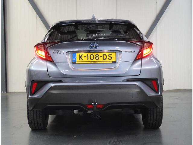Toyota C-HR 1.8 Hybrid Active | Achteruitrijcamera | Trekhaak | Navigatie | Stuur en Stoelverwarming | LED koplampen | Cruise control