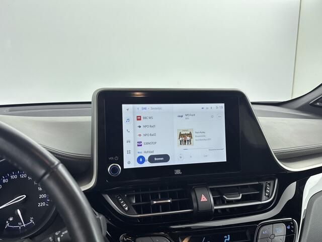 Toyota C-HR 1.8 Hybrid Executive | Dealer Onderhouden | JBL | dodehoek detectie | Stoel+stuurverwarming | Parkeersensoren voor+achter | FULL LED Adaptive | Navigatie | Apple CarPlay/Android Auto | Cruise Control Adaptive |