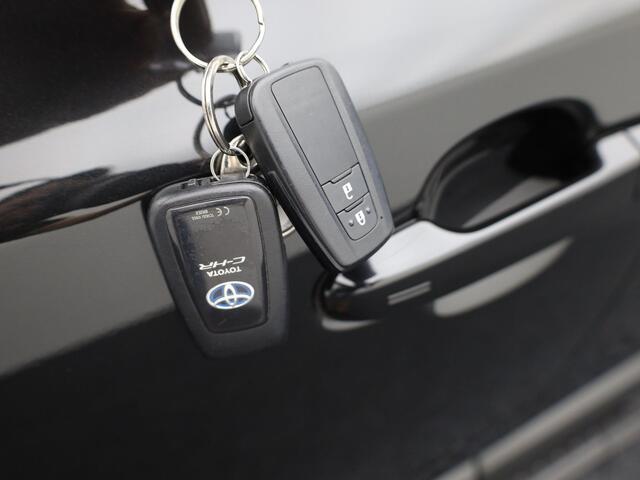 Toyota C-HR 1.8 Hybrid Dynamic | Keyless | Stoelverwarming | Camera | Prijs Rijklaar!!