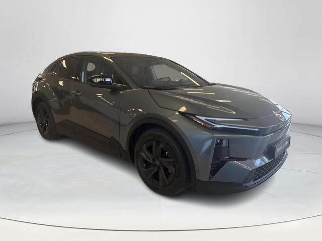 Toyota C-HR First Edition 77 kWh **MINERAL METALLIC/ ELEKTRISCH/ NIEUWE AUTO**