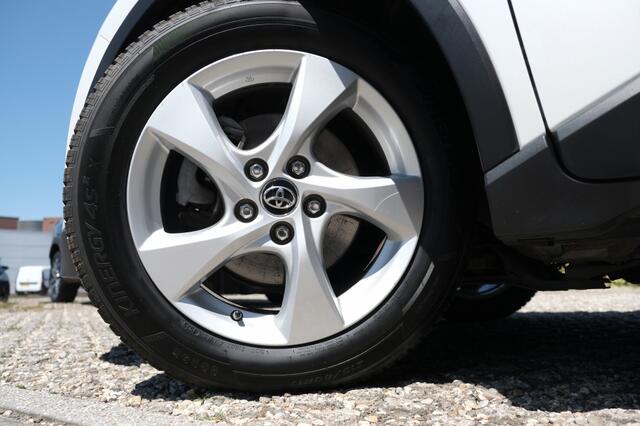 Toyota C-HR 1.8 Hybrid Active Automaat | Adaptive Cruise Control | Climate Control | 4,2" kleurendisplay | 6 speakers | Toyota Touch® 2 multimediasysteem | Parkeerhulpcamera achter met hulplijnen | Automatisch di