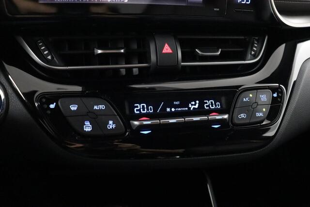 Toyota C-HR 1.8 Hybrid Executive | Trekhaak | Stoel verwarming | Cruise control |