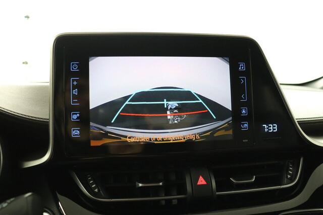 Toyota C-HR 1.8 Hybrid Executive | Trekhaak | Stoel verwarming | Cruise control |