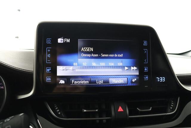 Toyota C-HR 1.8 Hybrid Executive | Trekhaak | Stoel verwarming | Cruise control |