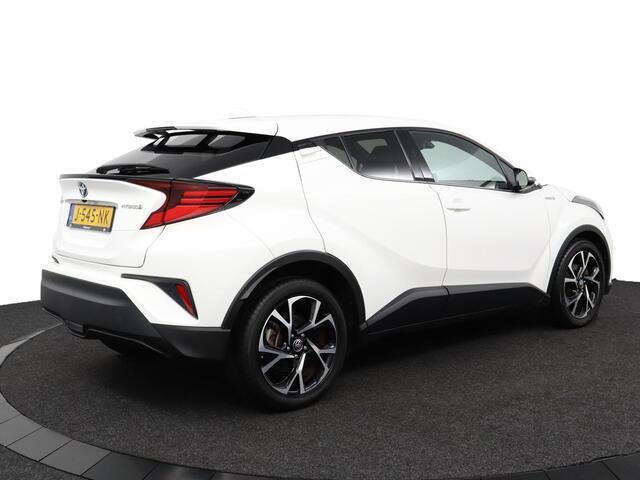 Toyota C-HR 1.8 Hybrid First Edition | navigatie | parkeer sensoren | stoel verwarming |