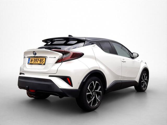 Toyota C-HR 1.8 Hybrid Style | Lederen bekleding | Stoelverwarming | JBL | Navigatie | JBL | Trekhaak | Parkeersensoren voor+achter met assistent | Dodehoek detectie |