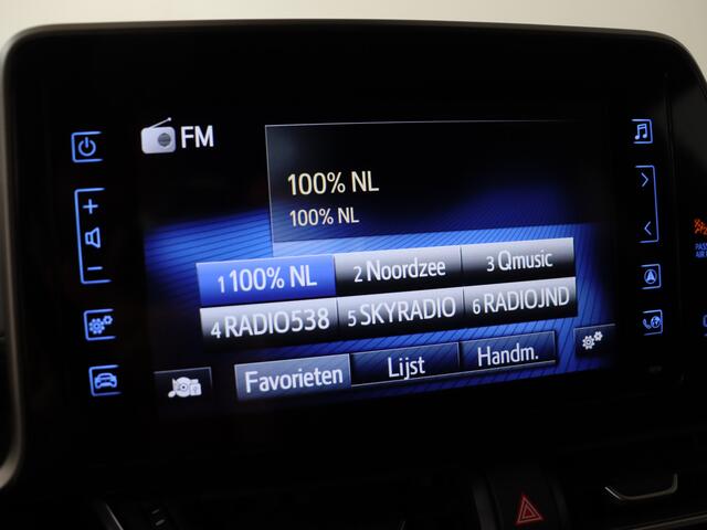 Toyota C-HR 1.8 Hybrid Style | Dodehoek detectie | Parkeersensoren voor+achter met assistent | Navigatie | Climate Control | Cruise Control Adaptive | Achteruitrijcamera | Bluetooth |