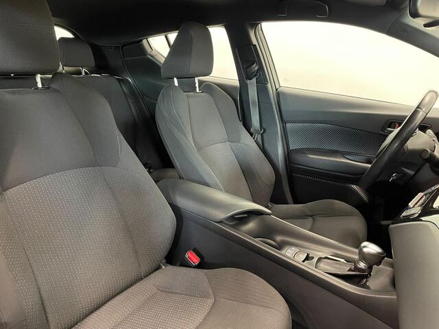Toyota C-HR 1.8 Hybrid Active Trekhaak Camera Lane Assist Navigatie Cruise Control Parkeersensoren Climate Control Bluetooth