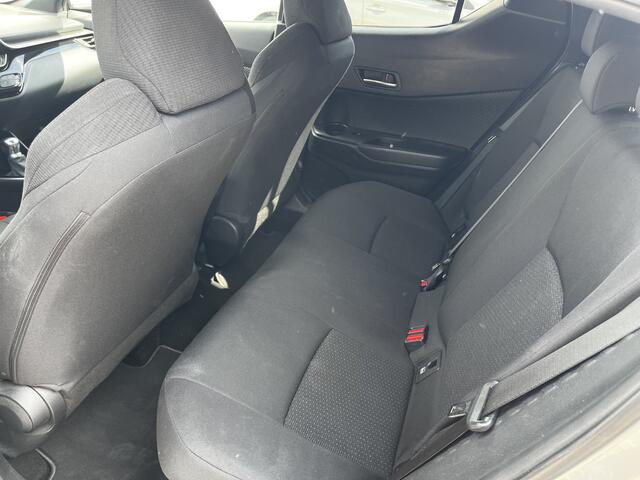 Toyota C-HR 1.8 Hybrid Style Ultimate Stoelverwarming Stuurverwarming Dealer onderhouden