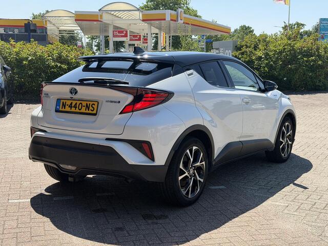 Toyota C-HR 1.8 Hybrid Bi-Tone AFNEEMBARE TREKHAAK | DODE HOEK DETECTIE | FULL LED PAKKET | LEDER | CAMERA | NAVAIGATIE | STOEL VERWARMING | AIRCO/ ECC | CRUISECONTROL | PARKEERSENSOREN | LANE ASSISTENT | DAB | KEY LESS ENTRY/GO |
