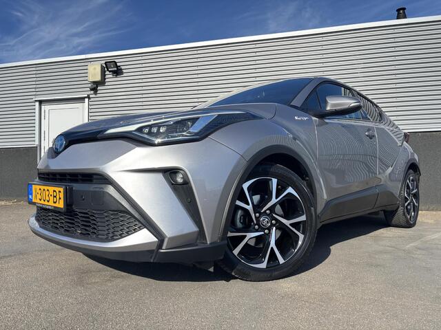 Toyota C-HR 1.8 Hybrid Style Trekhaak, Navigatie, Dodehoekdetectie, Stoelverwarming, LMV, Parkeersensoren voor + achter, Smart Key, Nieuw geleverd en dealeronderhouden