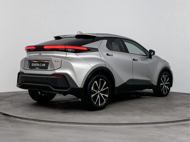 Toyota C-HR 1.8 Hybrid 140 Dynamic | Voorruit-Stuur-Stoelverwarming | Parkeersensoren V+A | Dodehoekdetectie |