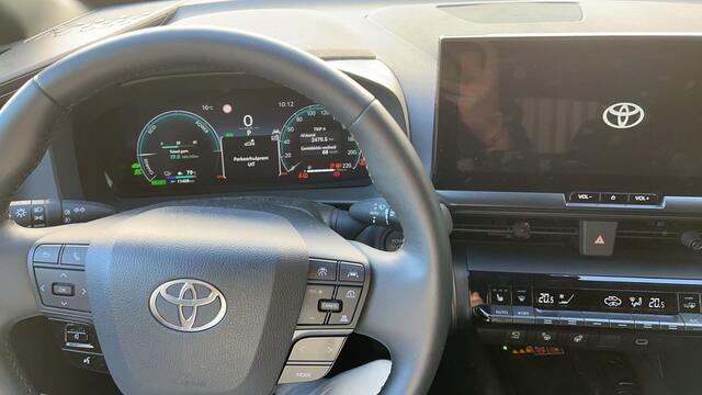 Toyota C-HR 2.0 Plug-in Hybrid 220 First Edition / Navigatie / 360 Camera / Trekhaak