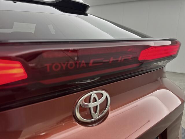 Toyota C-HR 1.8 Hybrid 140 Dynamic | Apple Carplay & Android Auto | Parkeercamera | * Korting via deal Tim