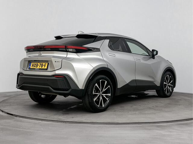 Toyota C-HR 1.8 Hybrid 140 Dynamic + | Stoel+Stuurverwarming | Koplampsproeiers | Dodehoek detectie | Parkeersensoren voor+achter | Navigatie | Apple CarPlay/Android Auto | Cruise Control Adaptive |
