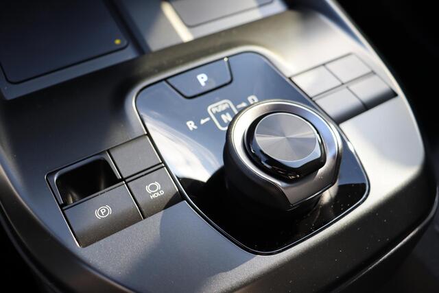Toyota C-HR First Edition 77 kWh,€3.000,- Voordeel snel rijden , Apple Carplay, Android auto.