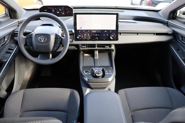 Toyota C-HR First Edition 77 kWh,€3.000,- Voordeel snel rijden , Apple Carplay, Android auto.