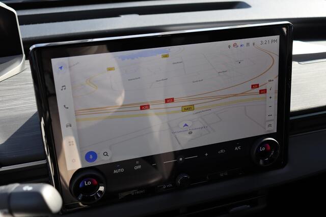 Toyota C-HR First Edition 77 kWh,€3.000,- Voordeel snel rijden , Apple Carplay, Android auto.