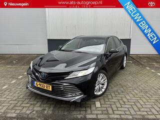 toyota-camry-2.5-hybrid-executive-,