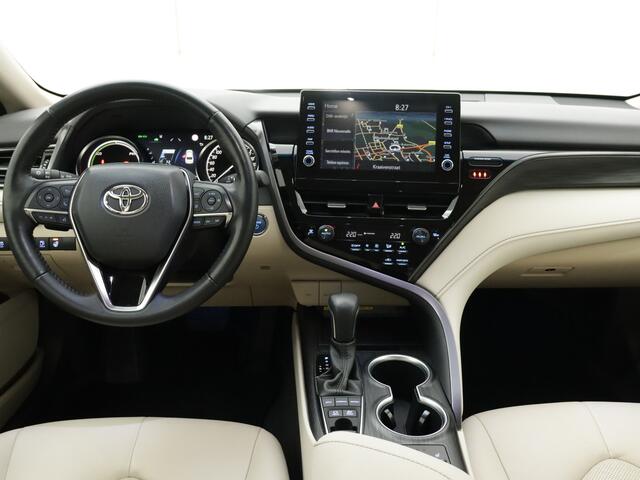 Toyota CAMRY 2.5 Hybrid Executive Automaat | Navigatie | Camera | Parkeersensoren | Cruise Control Adaptief | Dodehoek Ass. | Stoel en stuurwiel verwarmd |