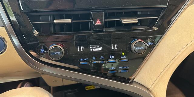 Toyota CAMRY 2.5 Hybrid Executive Automaat | leder | full navi | bluetooth | Stoel- stuurverwarming |