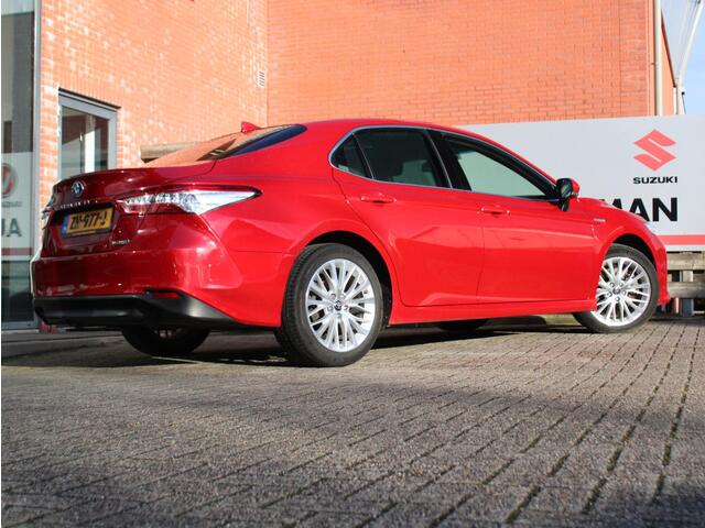 Toyota CAMRY 2.5 Hybrid Premium Automaat Navigatie, Elektrische Stoelverstelling, Parkeersensoren Voor en Achter, JBL Geluidsinstallatie