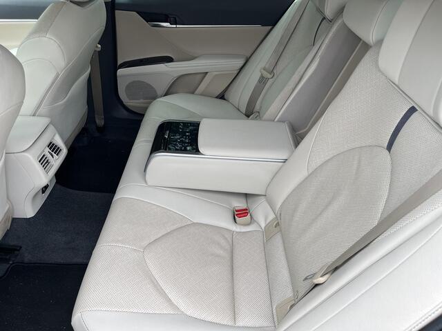 Toyota CAMRY 2.5 Hybrid Premium | Navigatie | Achterbank verwarming | JBL audio | Stoelventilatie voor |