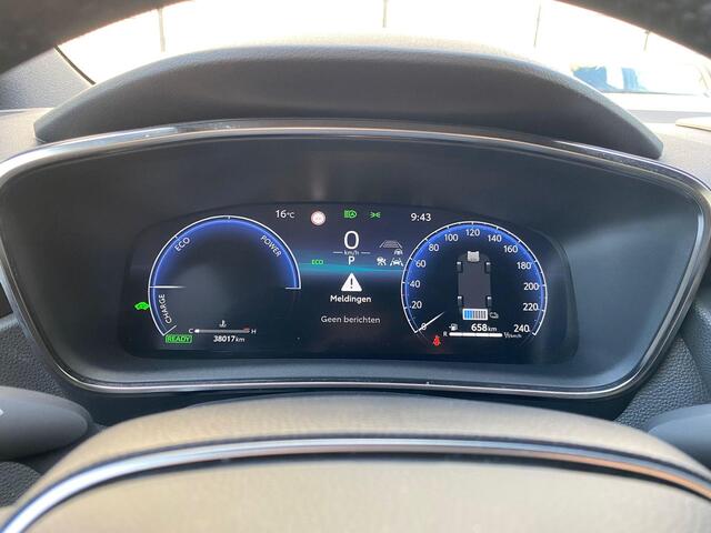 Toyota COROLLA Touring Sports 1.8 Hybrid First Edition | 1e Eigenaar | BTW | PDC | Navi | Radar Cruise | Nederlandse Auto |