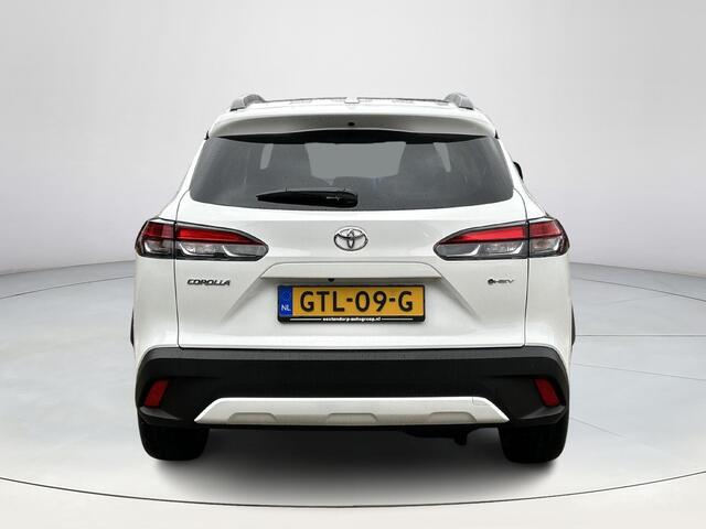 Toyota COROLLA Cross Hybrid 140 Style **NAVIGATIE/ STUUR- EN STOELVERWARMING/ DODEHOEKDETECTIE/ PANORAMADAK**
