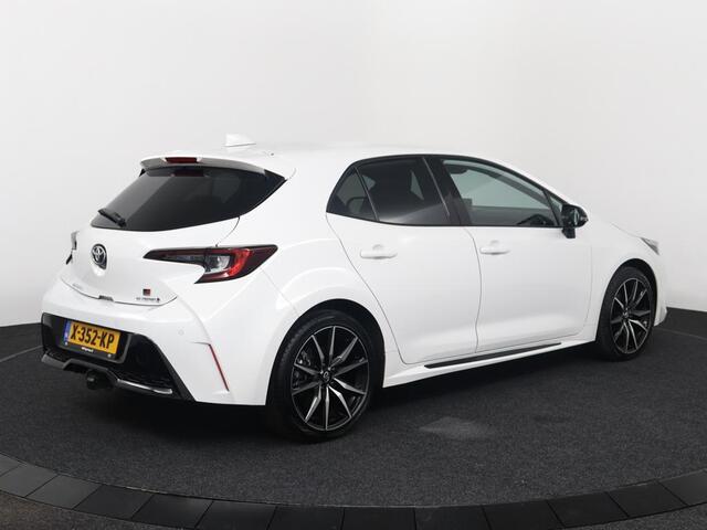 Toyota COROLLA Hybrid 140 GR Sport | Afneembare trekhaak | Stoelverwarming | Draadloos telefoon opladen |
