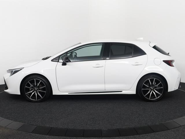 Toyota COROLLA Hybrid 140 GR Sport | Afneembare trekhaak | Stoelverwarming | Draadloos telefoon opladen |