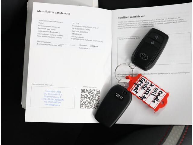 Toyota COROLLA Hybrid 140 GR Sport | Afneembare trekhaak | Stoelverwarming | Draadloos telefoon opladen |