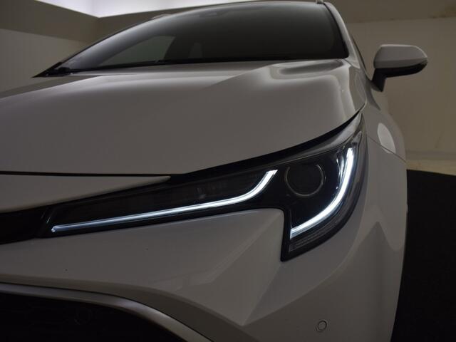 Toyota COROLLA 2.0 Hybrid Executive | Parkeersensoren V+A | Navigatie | Stoelve