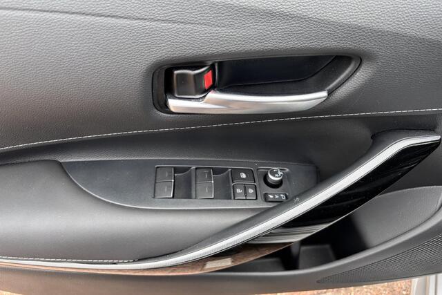 Toyota COROLLA Touring Sports 1.8 Hybrid Dynamic Apple Carplay & Android auto, Stoelverwarming
