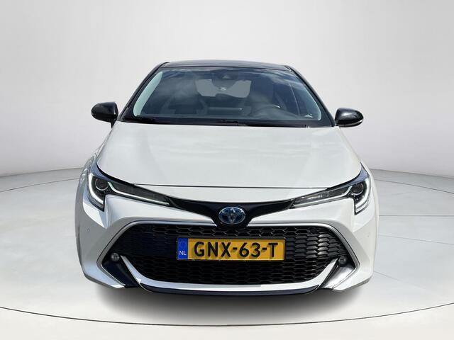 Toyota COROLLA 1.8 Hybrid Executive Bi-Tone Toyota Corolla 1.8 Hybrid Executive | Navigatie | Carplay | Stoelverwarming | 18 inch LM-velgen |